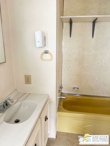 221 Safari Street, Palm Springs, CA 92264