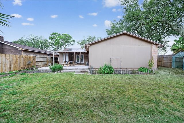 2528 Live Oak St, Ingleside, TX 78362