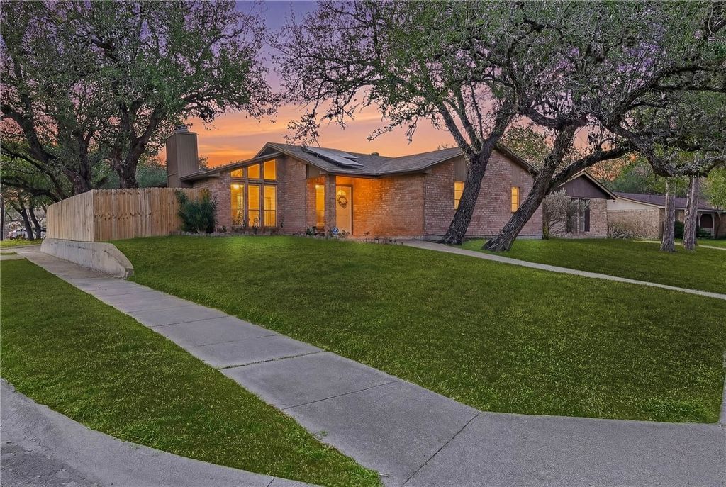 2528 Live Oak St, Ingleside, TX 78362