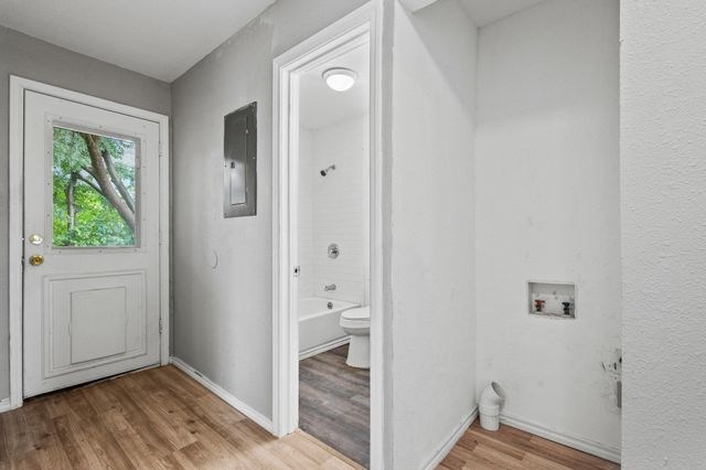 701 W Hull Street 101-2, Denison, TX 75020