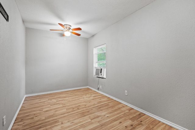 701 W Hull Street 101-2, Denison, TX 75020