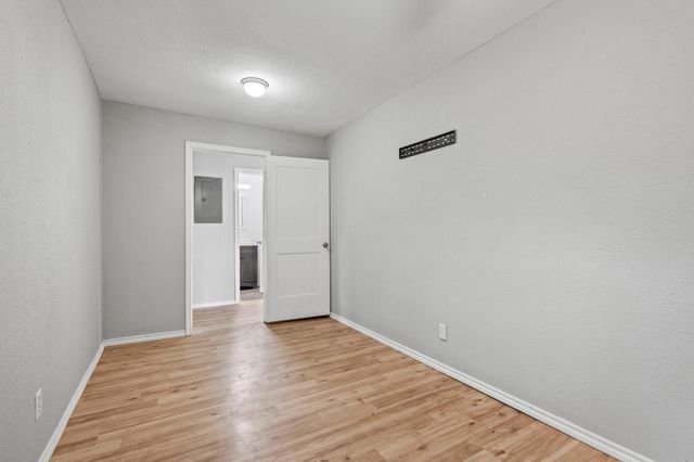 701 W Hull Street 101-2, Denison, TX 75020