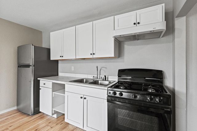 701 W Hull Street 101-2, Denison, TX 75020