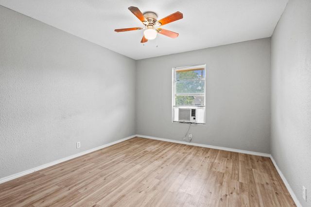 701 W Hull Street 101-2, Denison, TX 75020