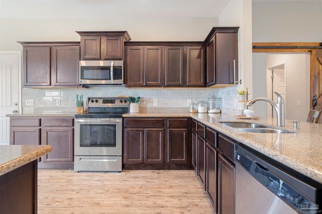 5608 Blue Sky Ct, Milton, FL 32583