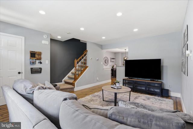 6526 SKYLEMAR TRL, Centreville, VA 20121