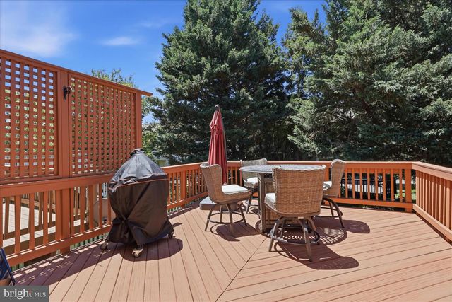 6526 SKYLEMAR TRL, Centreville, VA 20121