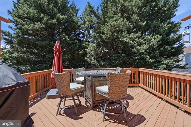 6526 SKYLEMAR TRL, Centreville, VA 20121