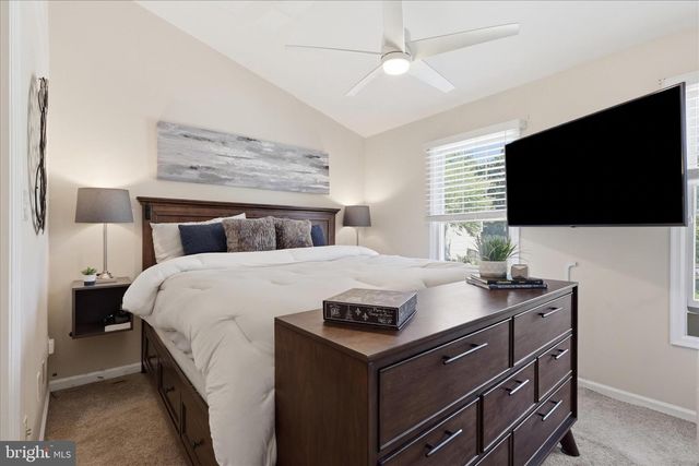 6526 SKYLEMAR TRL, Centreville, VA 20121