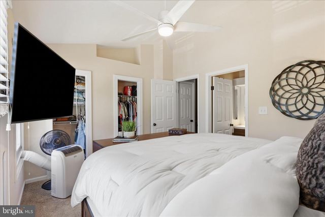 6526 SKYLEMAR TRL, Centreville, VA 20121