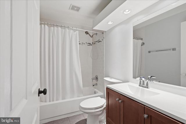 6526 SKYLEMAR TRL, Centreville, VA 20121