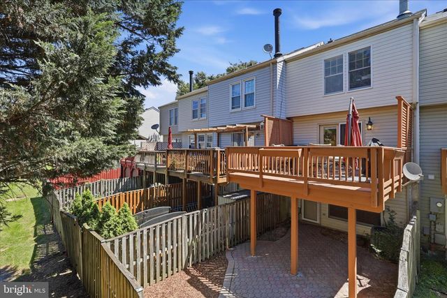 6526 SKYLEMAR TRL, Centreville, VA 20121