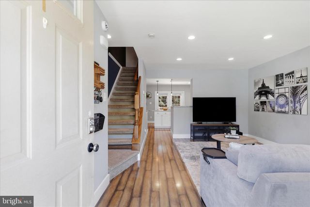 6526 SKYLEMAR TRL, Centreville, VA 20121