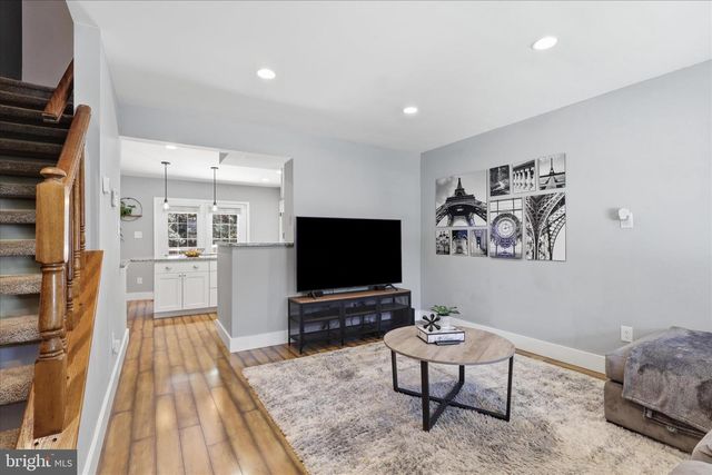 6526 SKYLEMAR TRL, Centreville, VA 20121