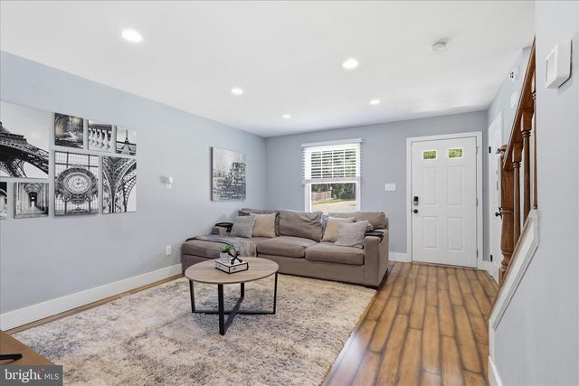 6526 SKYLEMAR TRL, Centreville, VA 20121