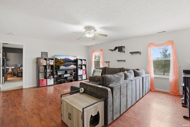 69 S Morris Boulevard, Bargersville, IN 46106
