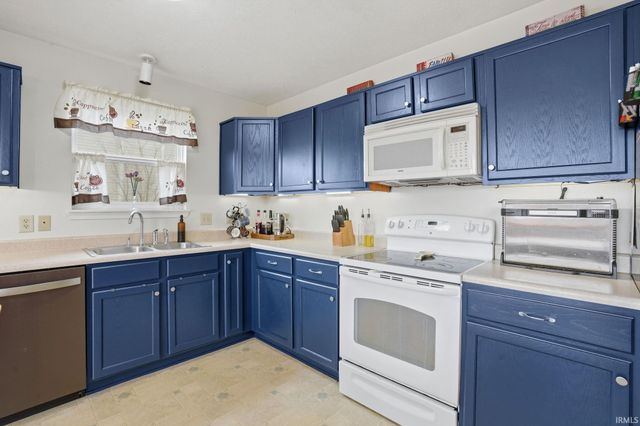 69 S Morris Boulevard, Bargersville, IN 46106