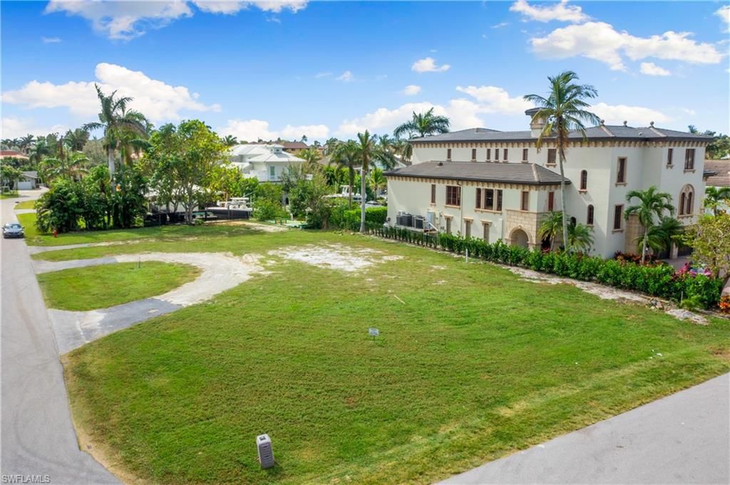 1585 Pelican AVE, NAPLES, FL 34102 — photo 2