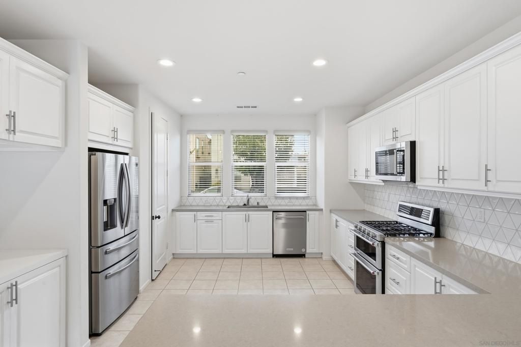 Image 2 of property listing at 2098 Paseo Cultura, Chula Vista, CA 91913