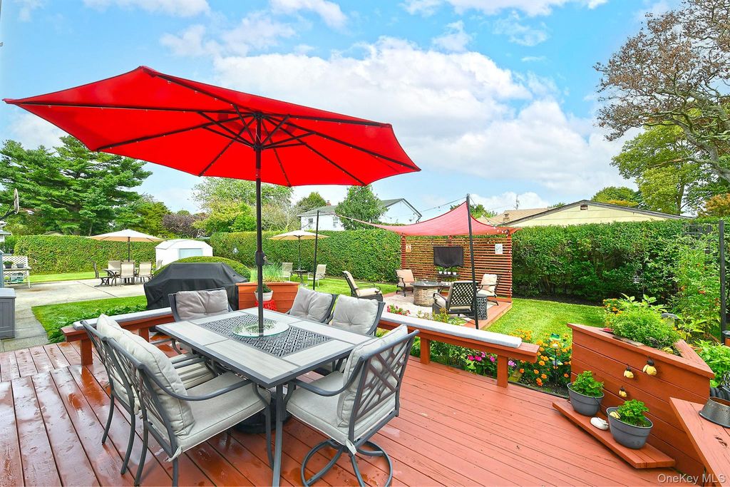 35 Jensen Road, Bay Shore, NY 11706 — photo 3