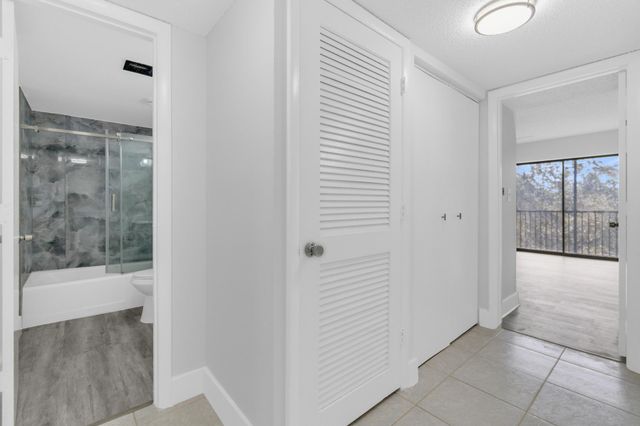 200 Jacaranda Country Club Dr 3c, Plantation, FL 33324