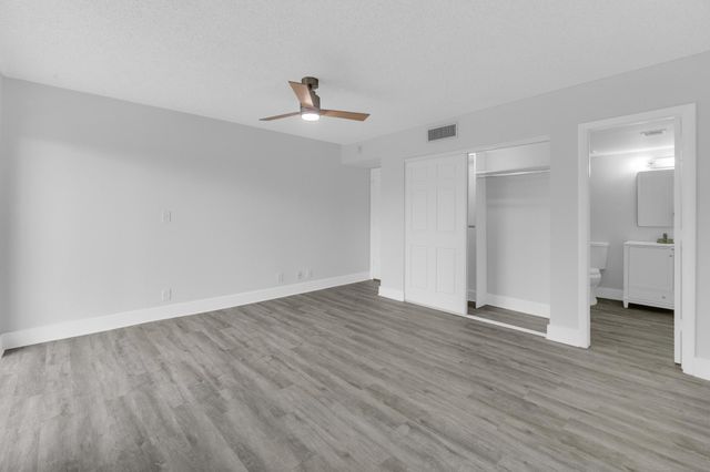 200 Jacaranda Country Club Dr 3c, Plantation, FL 33324