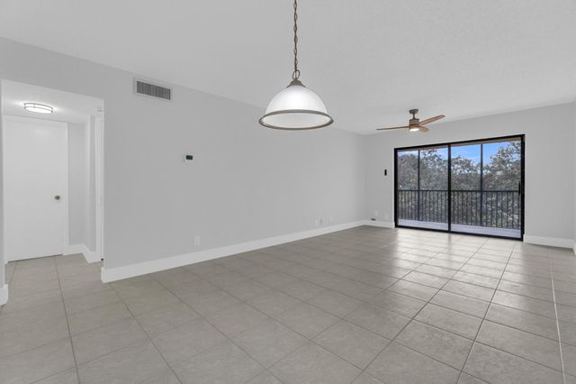 200 Jacaranda Country Club Dr 3c, Plantation, FL 33324