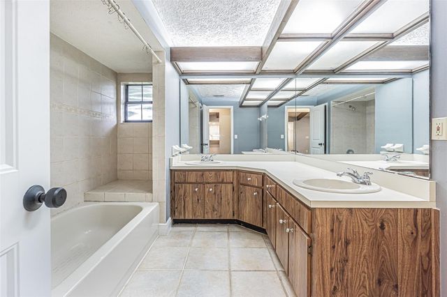 9217 KINGSRIDGE DRIVE, Temple Terrace, FL 33637
