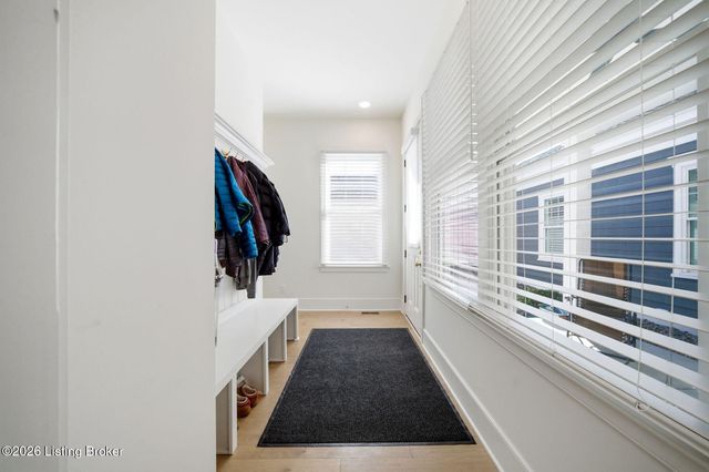 6219 Passionflower Dr, Prospect, KY 40059