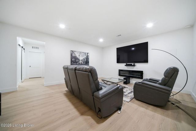 6219 Passionflower Dr, Prospect, KY 40059