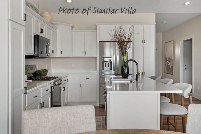 614 15TH Street N, Le Claire, IA 52753