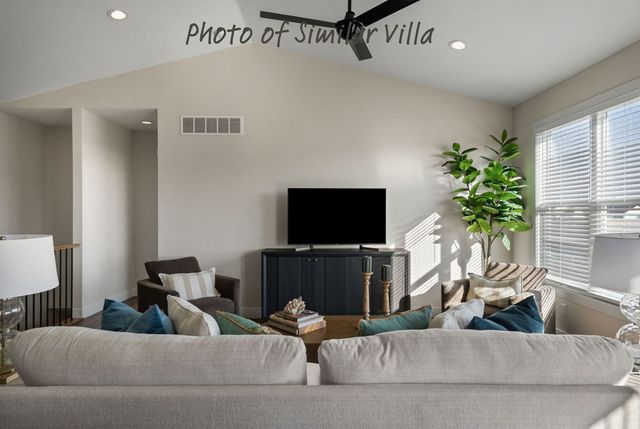 614 15TH Street N, Le Claire, IA 52753