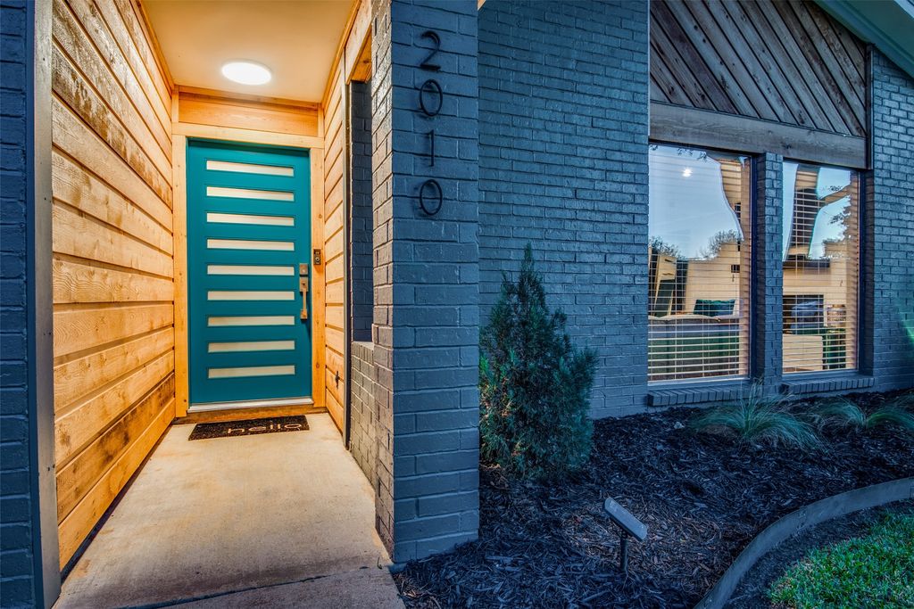 2010 Heatherbrook Drive, Grapevine, TX 76051 — photo 2