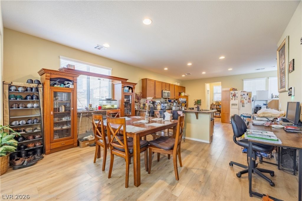 223 Heathrow Lake Avenue, North Las Vegas, NV 89084 — photo 5