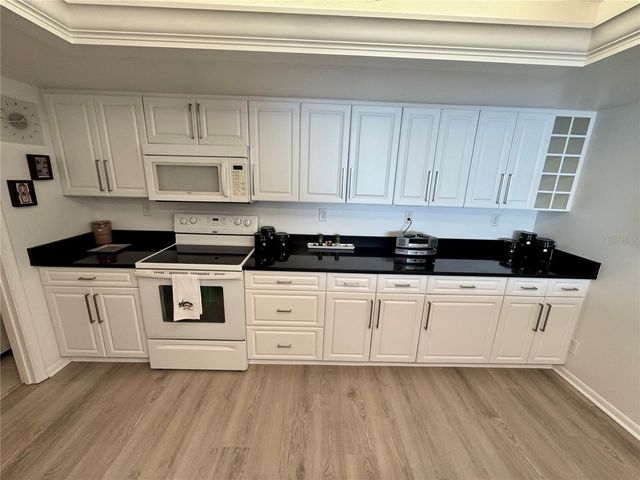 5700 ESCONDIDA BOULEVARD S 403, St Petersburg, FL 33715