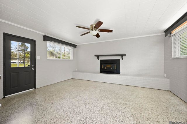 10212 Gurney Rd, Central, LA 70714