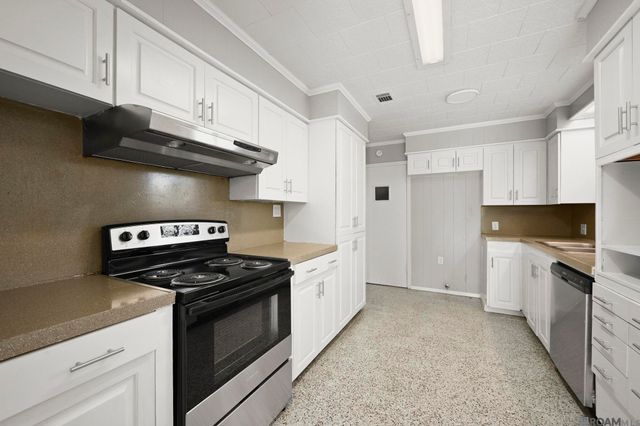 10212 Gurney Rd, Central, LA 70714