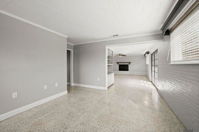 10212 Gurney Rd, Central, LA 70714