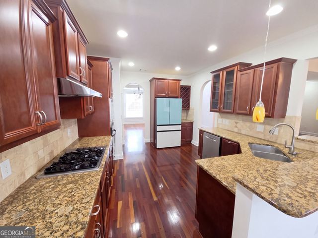 809 Arbor Way, Loganville, GA 30052