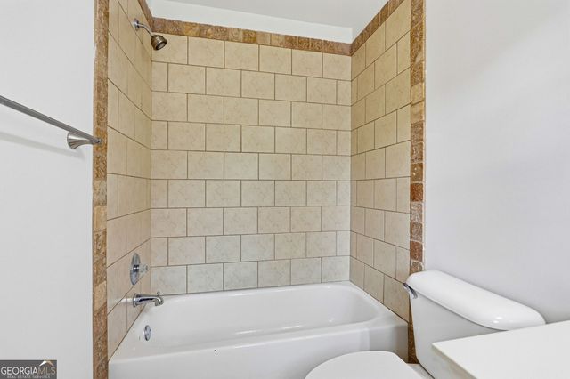 809 Arbor Way, Loganville, GA 30052