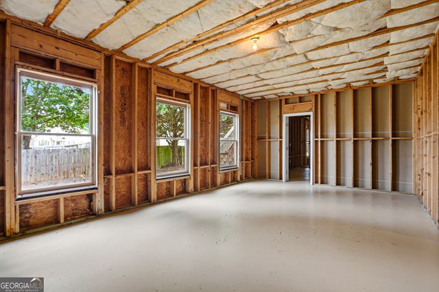 809 Arbor Way, Loganville, GA 30052