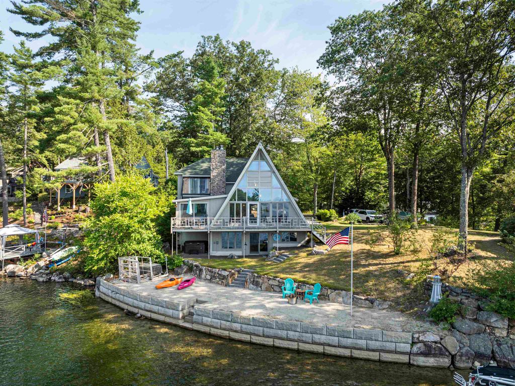 16 Loon Island Lane, Hebron, NH 03241