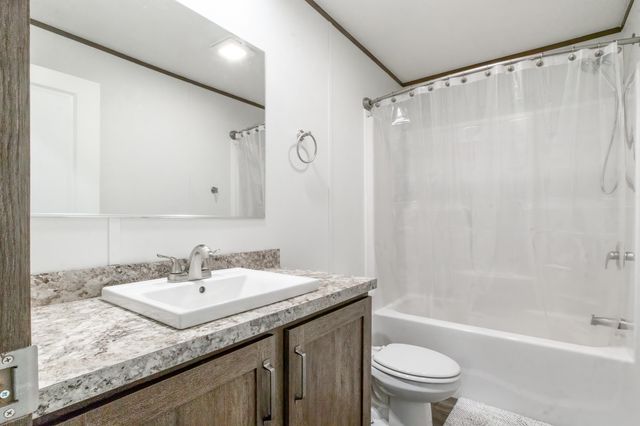 79 Diamondback Drive, Rochester, NH 03867