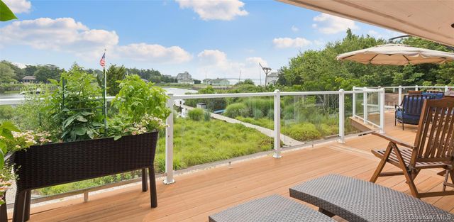 2245 Little Peconic Bay Lane, Southold, NY 11971