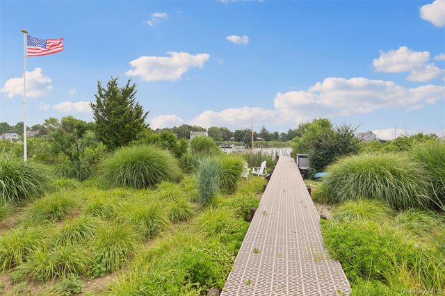 2245 Little Peconic Bay Lane, Southold, NY 11971