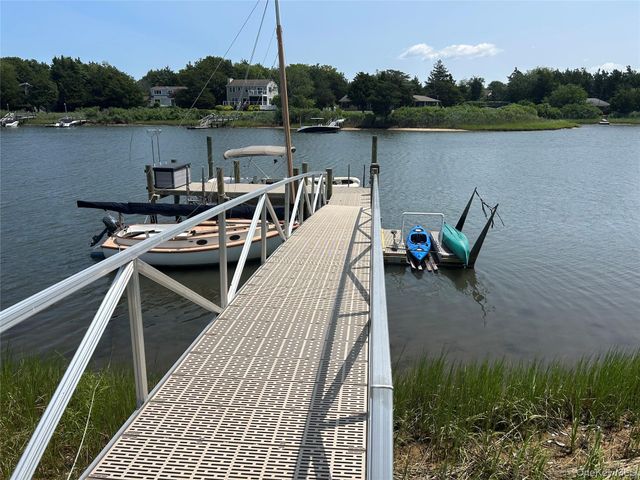 2245 Little Peconic Bay Lane, Southold, NY 11971