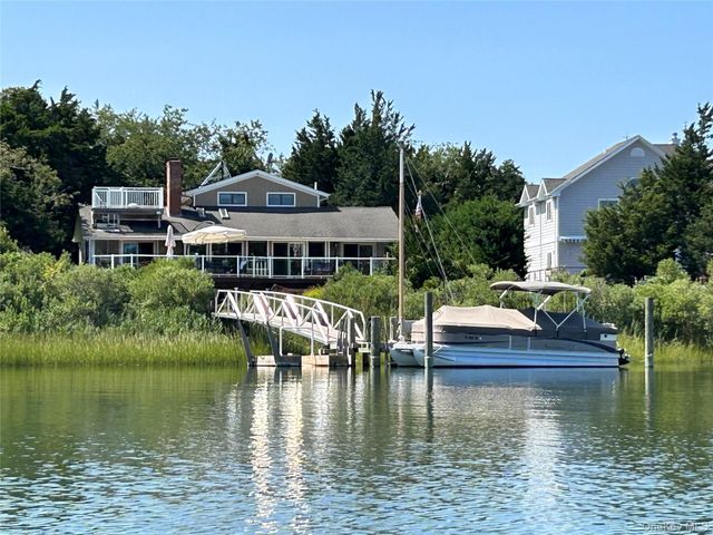2245 Little Peconic Bay Lane, Southold, NY 11971