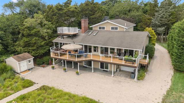 2245 Little Peconic Bay Lane, Southold, NY 11971