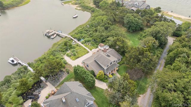2245 Little Peconic Bay Lane, Southold, NY 11971