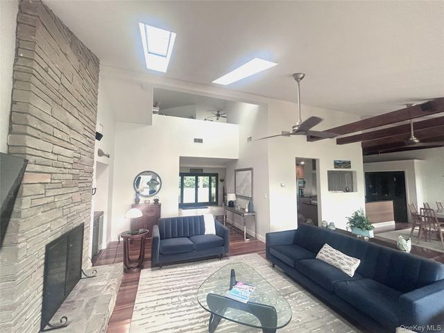 2245 Little Peconic Bay Lane, Southold, NY 11971